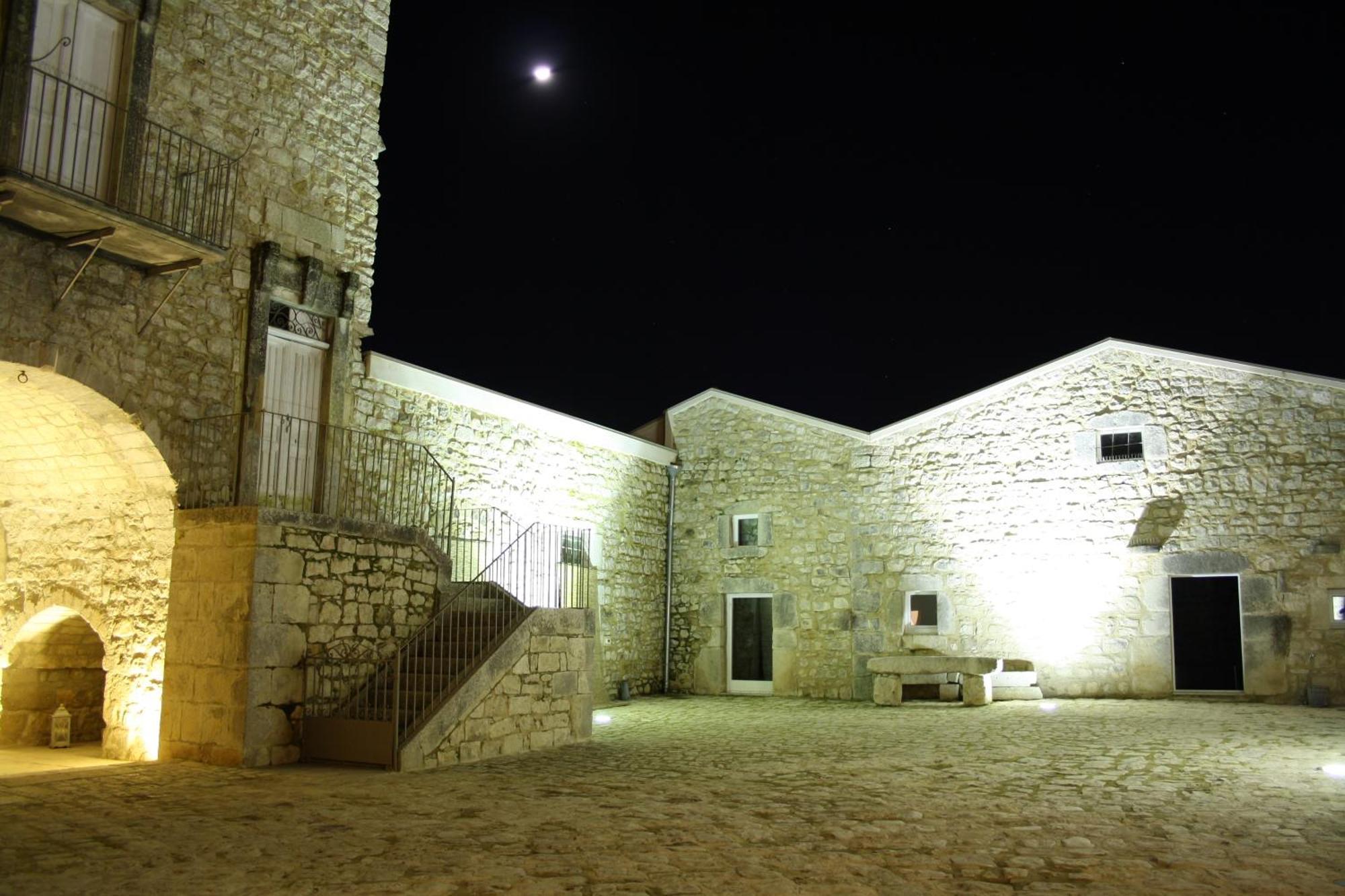 Cannizzara Valata Minusa Country Resort מראה חיצוני תמונה
