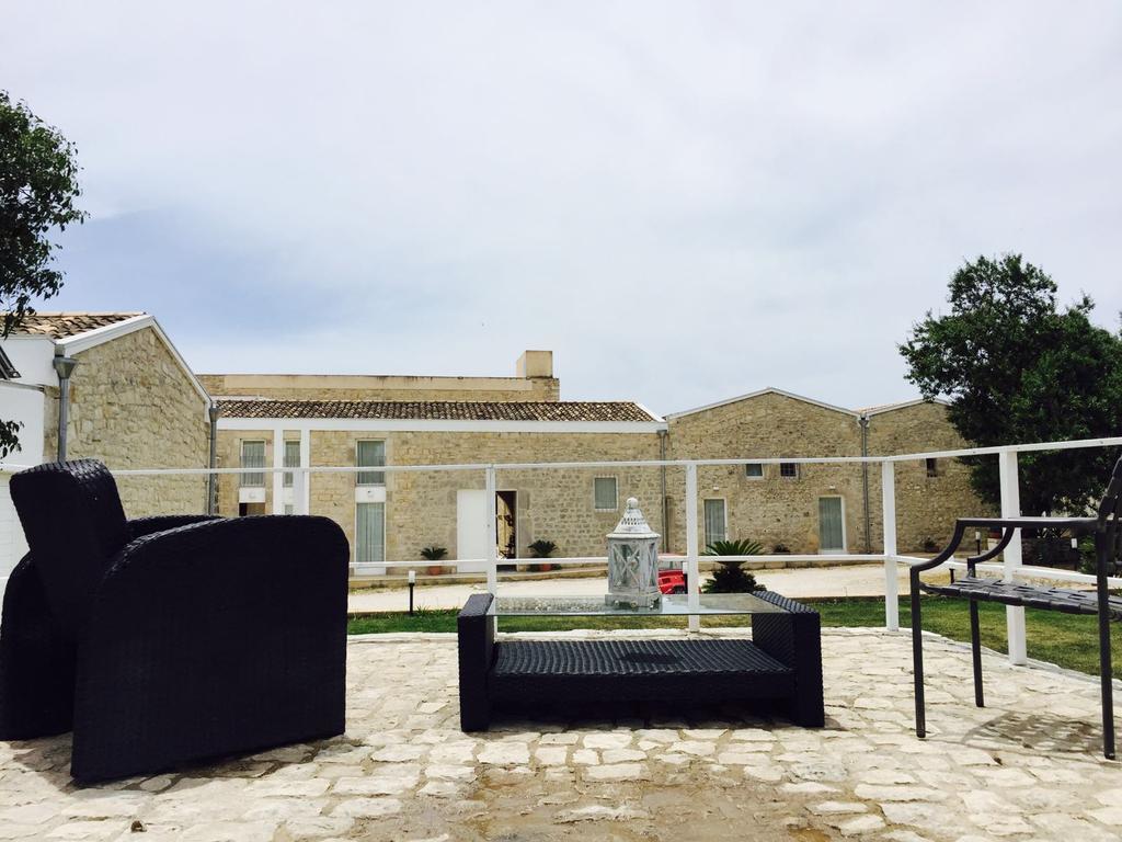 Cannizzara Valata Minusa Country Resort מראה חיצוני תמונה