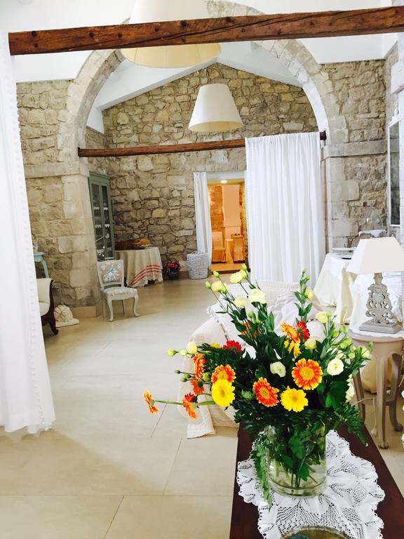 Cannizzara Valata Minusa Country Resort מראה חיצוני תמונה