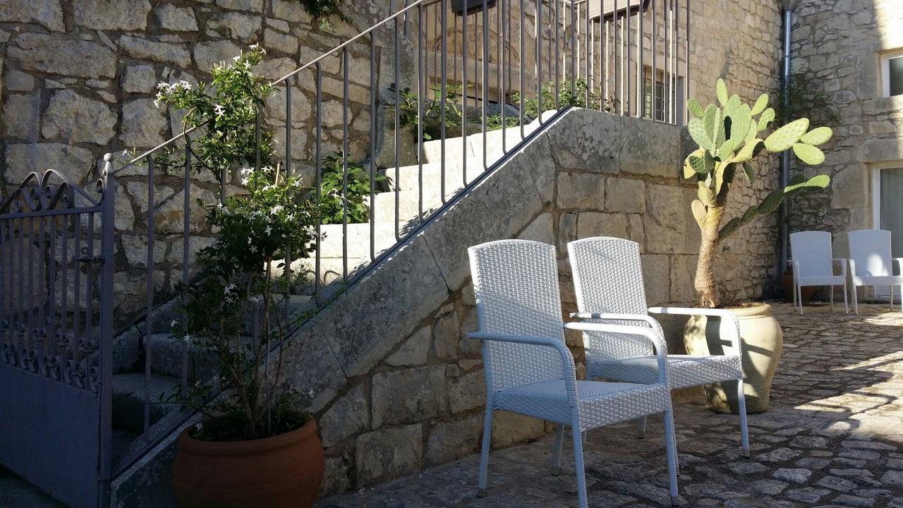 Cannizzara Valata Minusa Country Resort מראה חיצוני תמונה