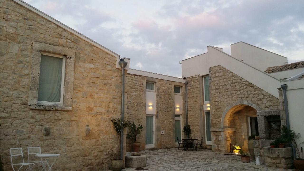 Cannizzara Valata Minusa Country Resort מראה חיצוני תמונה