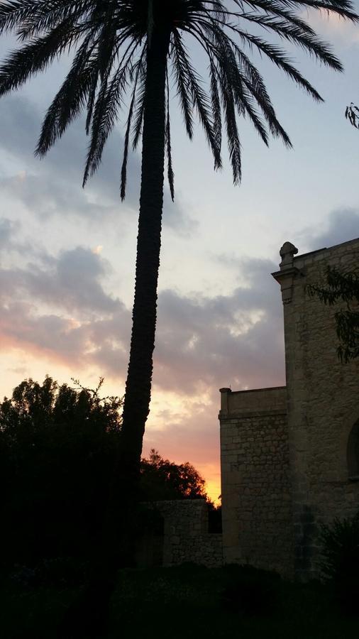 Cannizzara Valata Minusa Country Resort מראה חיצוני תמונה