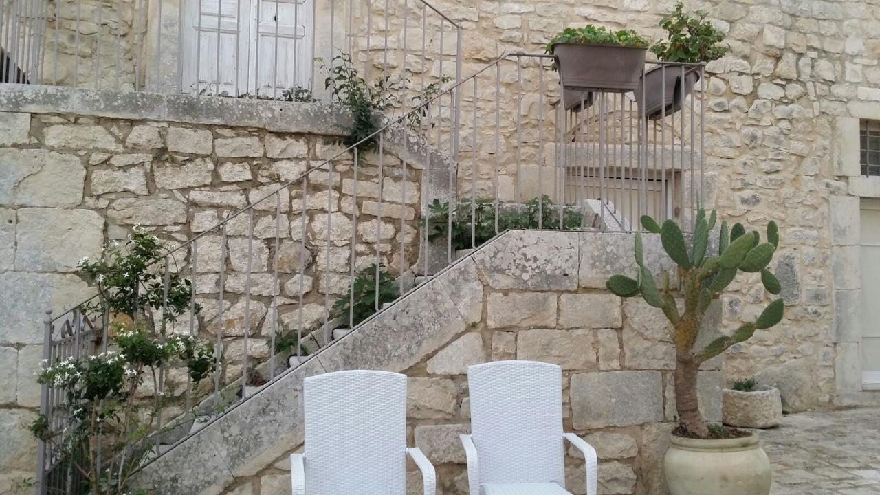 Cannizzara Valata Minusa Country Resort מראה חיצוני תמונה